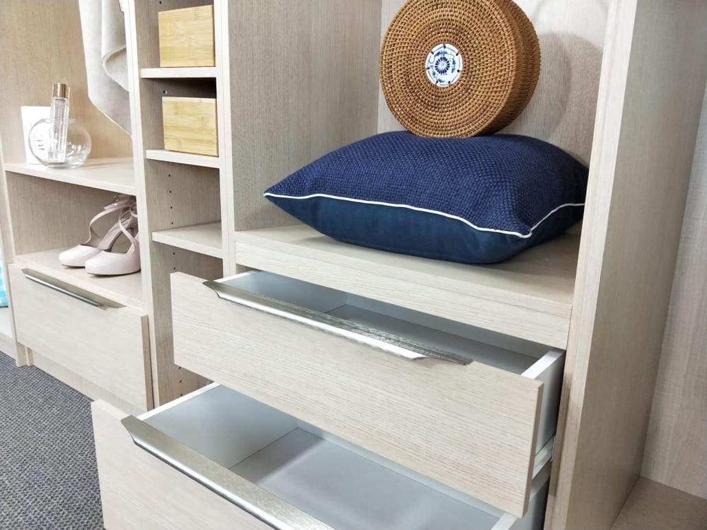 Multistore_Showroom_Light_Oak_Bottom_Right_Drawers_2_2560x1920