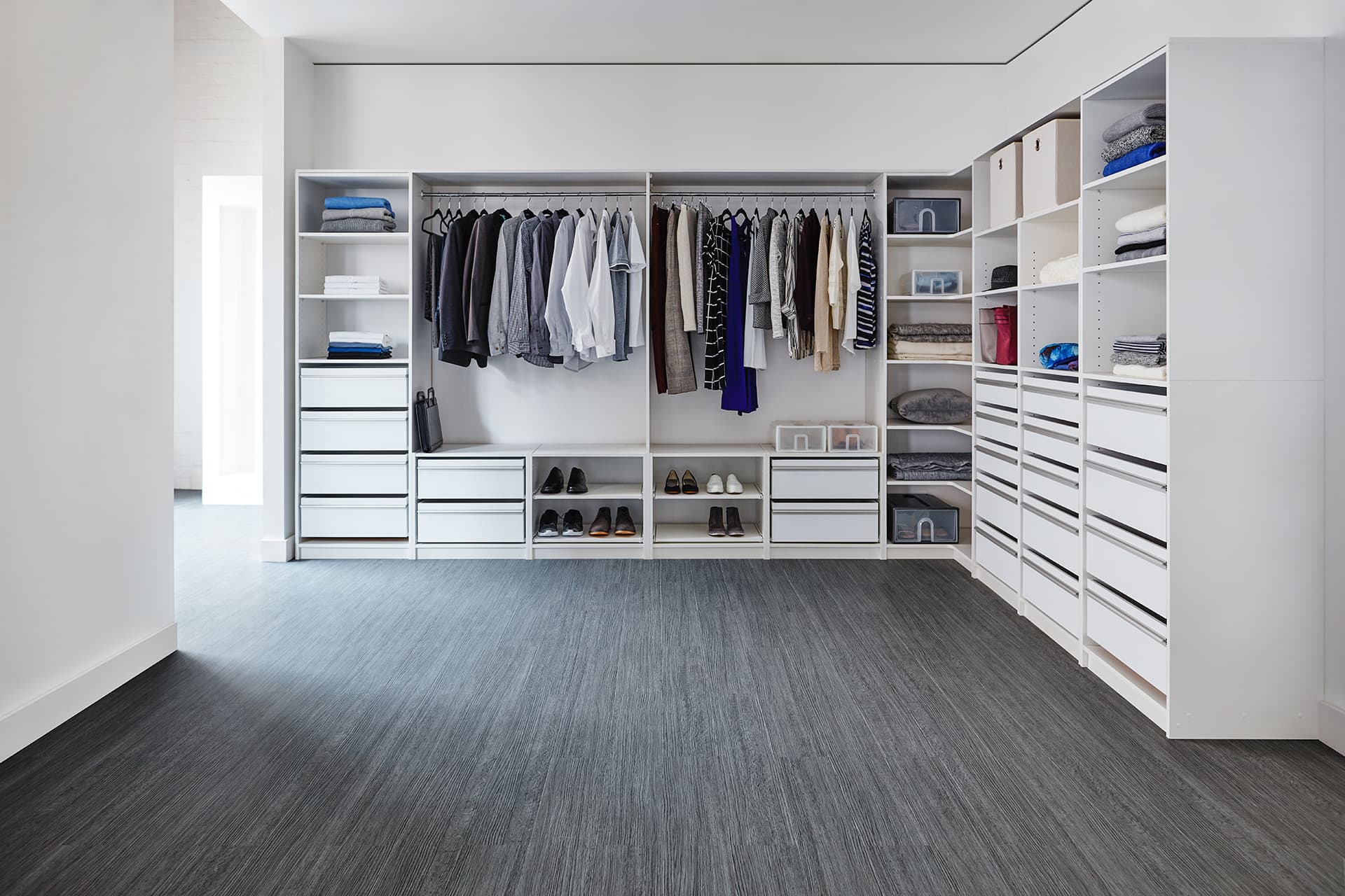 Start the year with a Wardrobe Makeover MULTISTORE